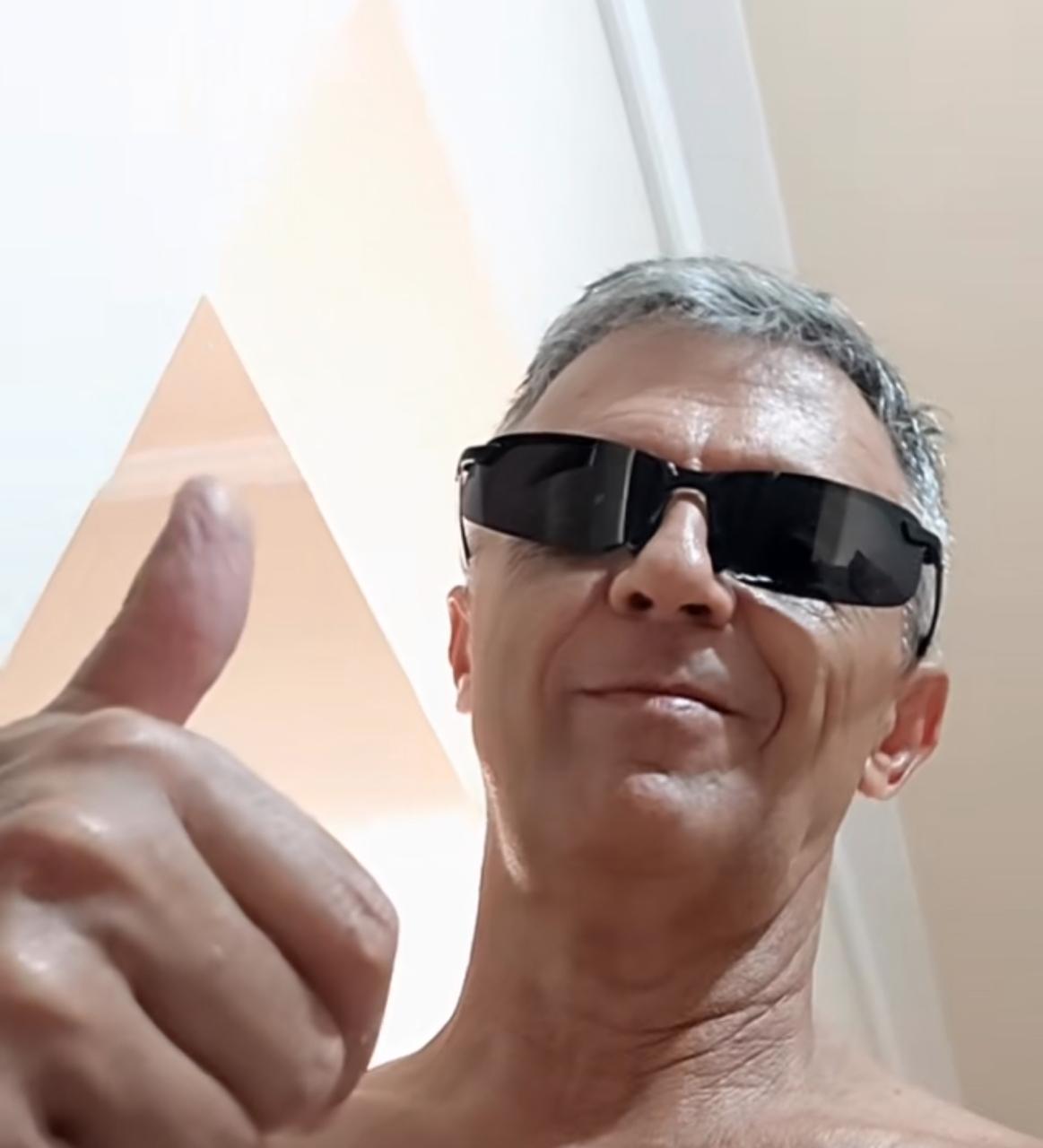 Alt Image